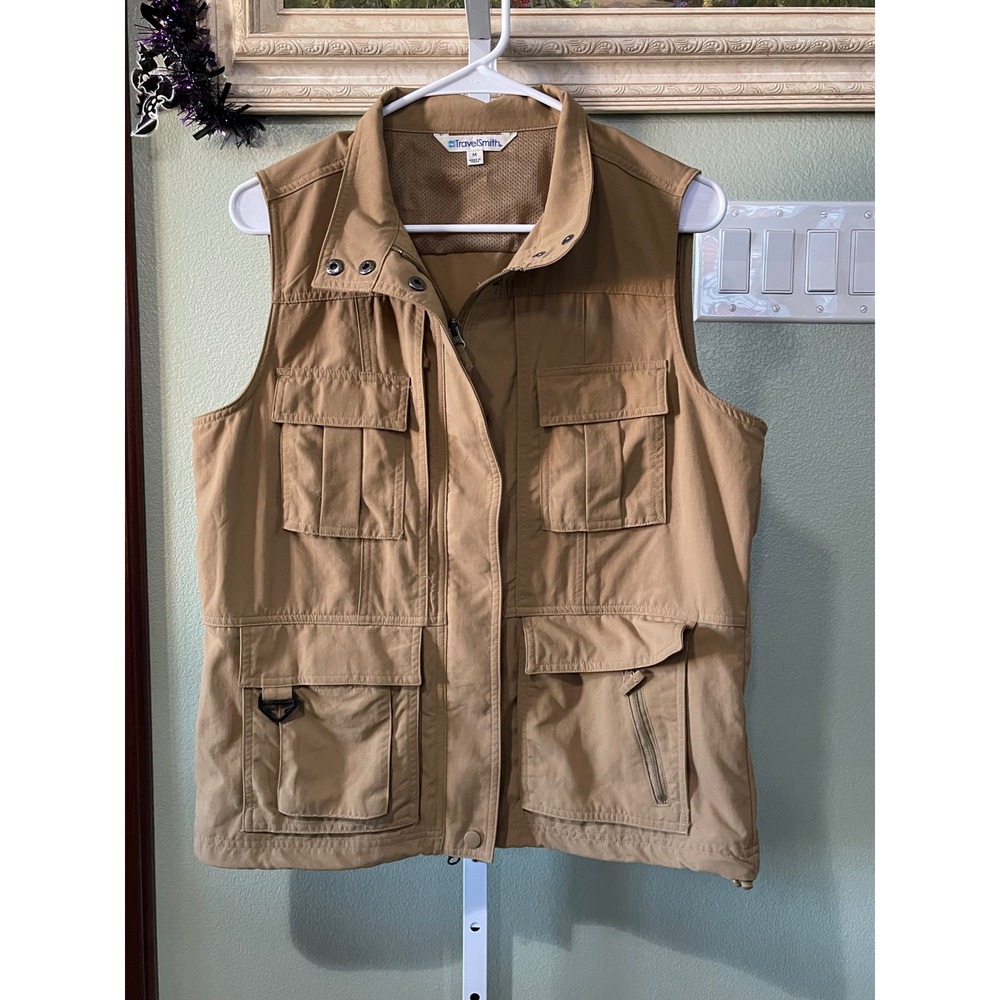 TravelSmith Tan Vest Men's Brown Hunting Fishing Safari Photography Pockets M